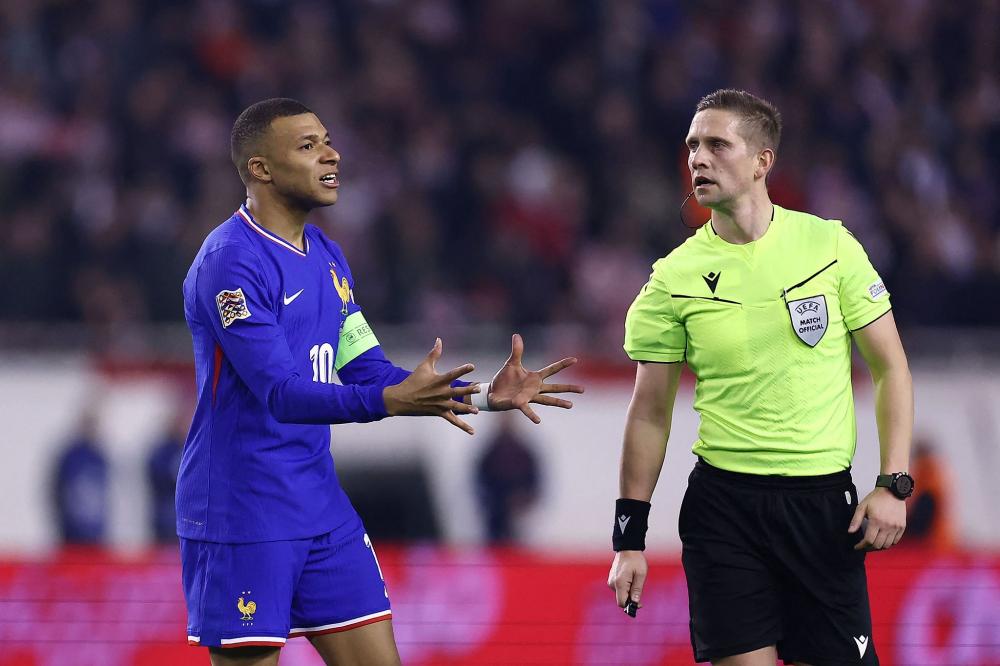 中超：北京国安客场2-1击败梅州客家